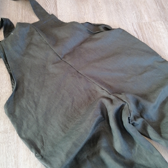 Linen jumpsuit - Picture 2 of 6